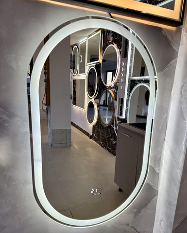 Oglinda LED 50×80 cm Ovala, Senzor Miscare Premium – 3 Tipuri de Lumina, Dimabila, Ceas & Temperatura, Dezaburire