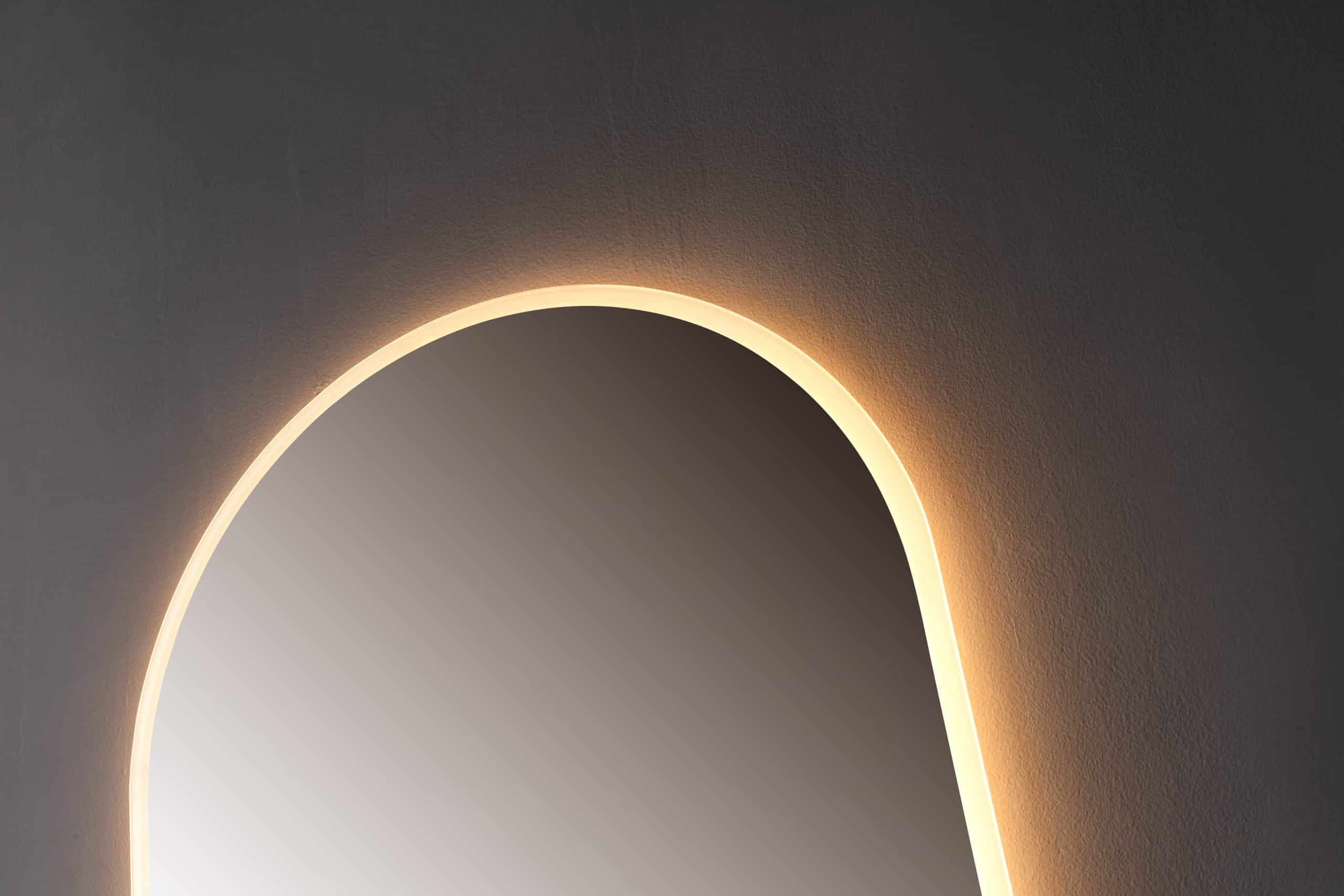 Oglindă LED Premium 75×80 cm, 3 Tipuri de Lumină – Calda, Rece, Neutra, Cu Buton Touch